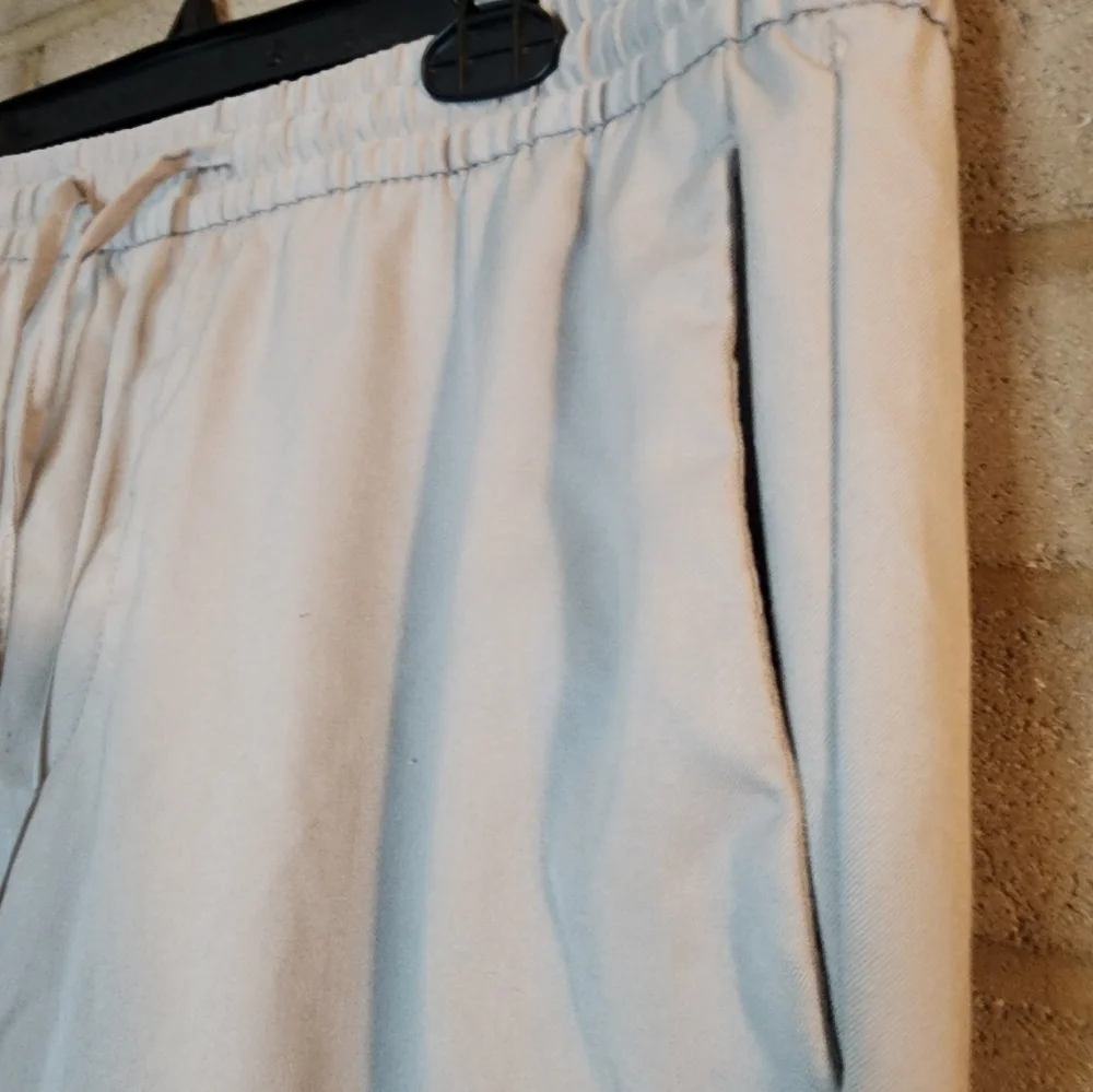 New H&M Men's Slimfit Light Gray Pants